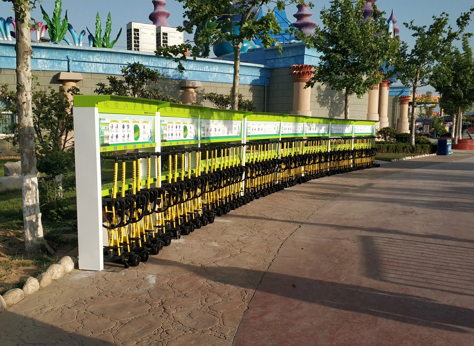 共享童車進駐西安華夏文旅