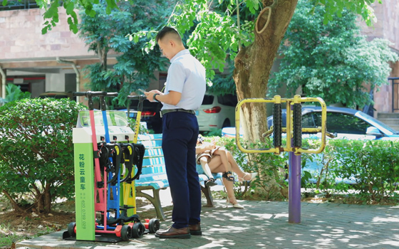 共享童車(chē)：減輕家長(zhǎng)游玩負(fù)擔(dān)增添孩童出行樂(lè)趣！