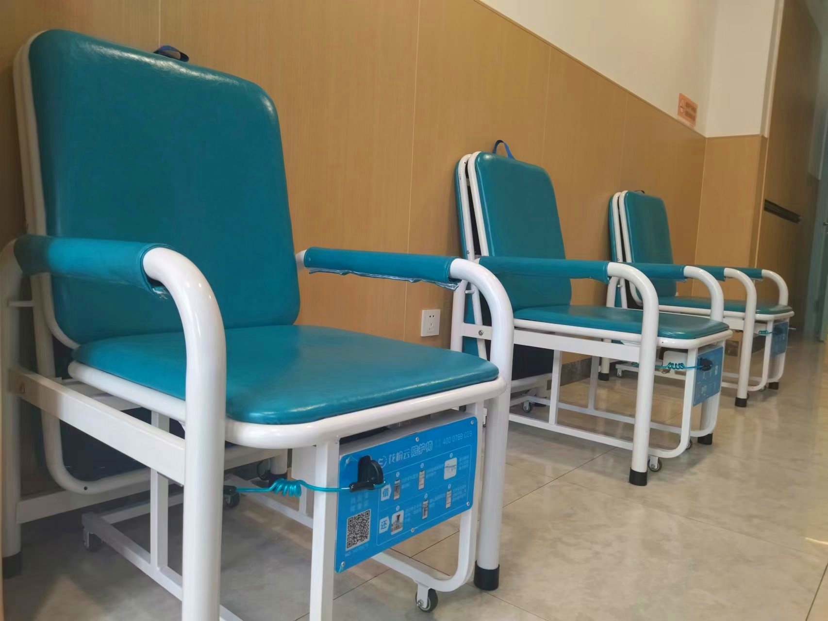 為什么醫(yī)院需要共享陪護(hù)椅？不僅能坐，還能睡！